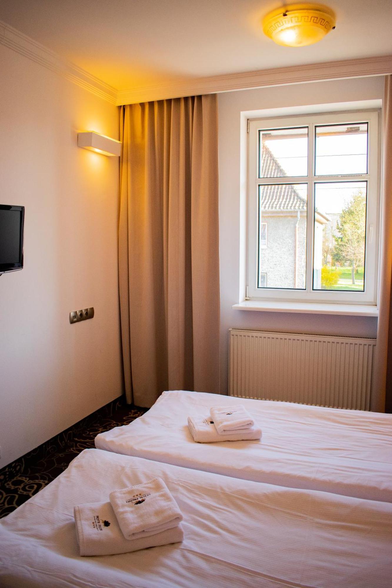 Hotel Pruski Orneta Bagian luar foto