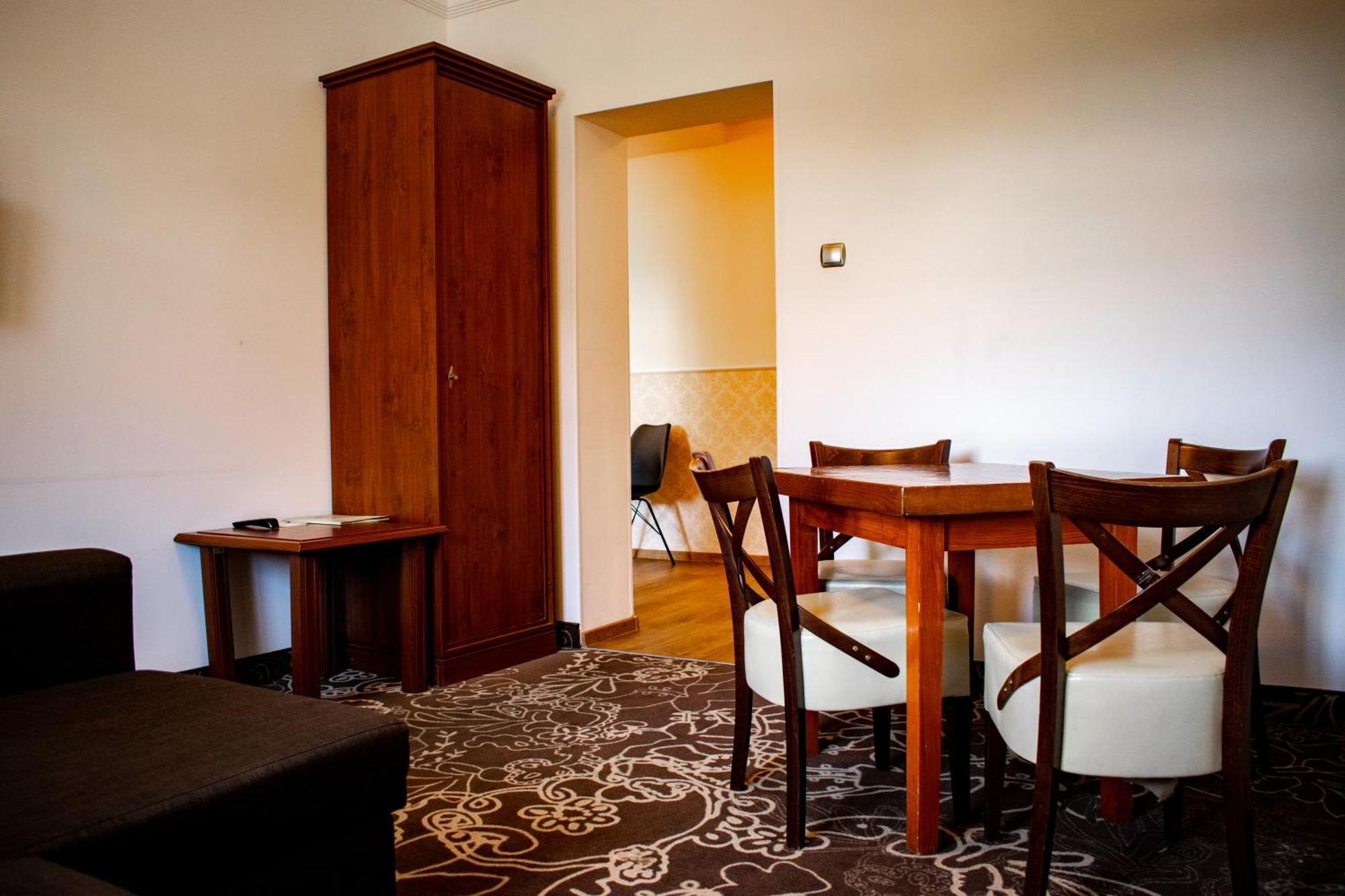 Hotel Pruski Orneta Bagian luar foto