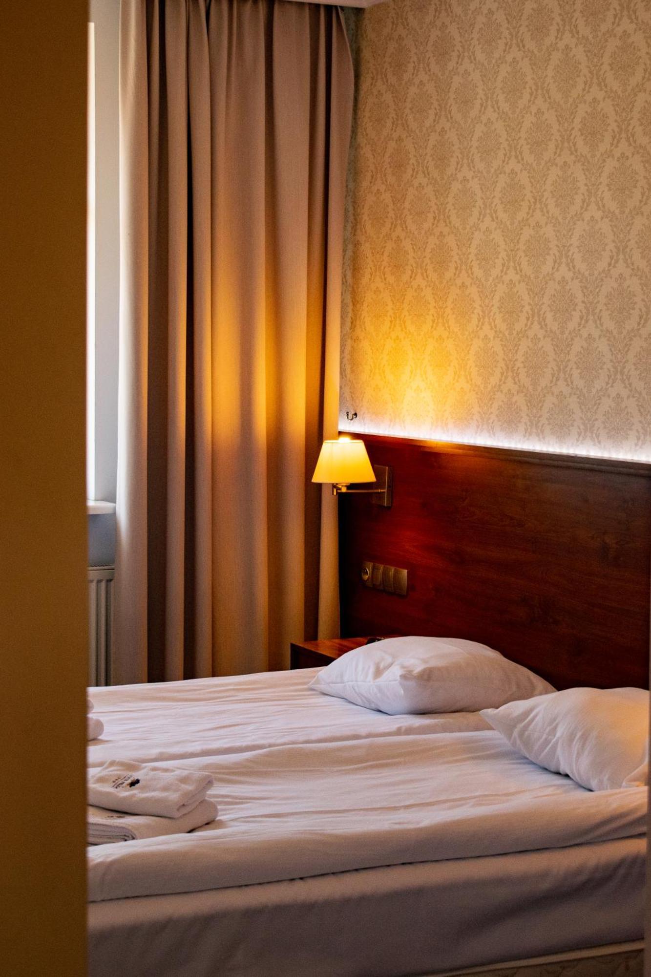 Hotel Pruski Orneta Bagian luar foto