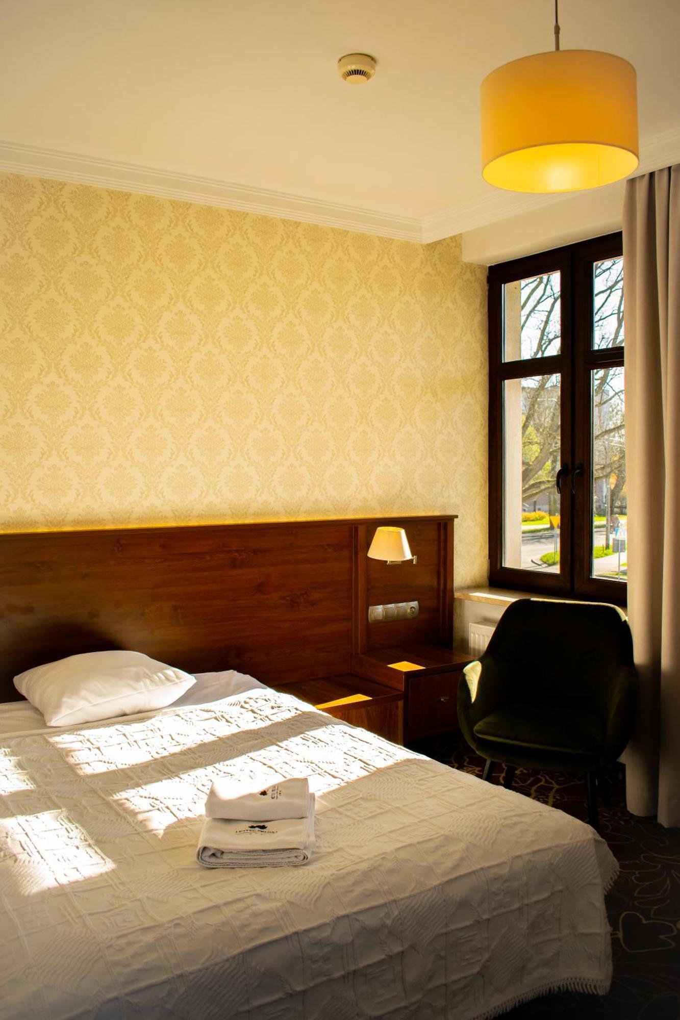 Hotel Pruski Orneta Bagian luar foto